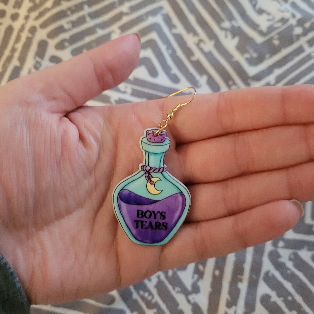 ⭐️3/$15 "Boy's Tears" Potion Bottle Earrings - Picture 3 of 4
